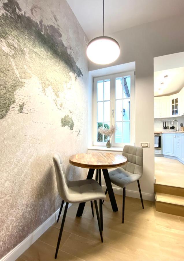 10 Council Square Apartment Brasov Ngoại thất bức ảnh