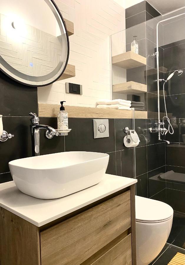 10 Council Square Apartment Brasov Ngoại thất bức ảnh